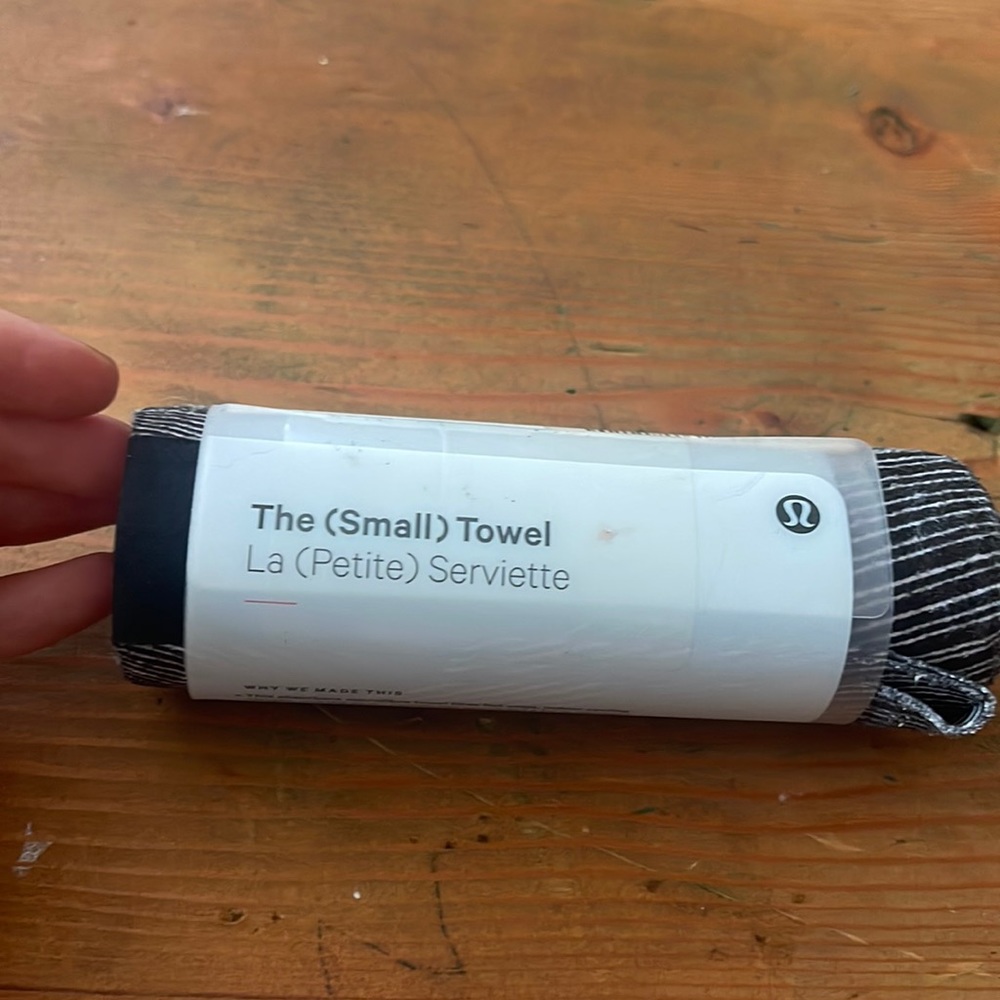 Lululemon The (small) Towel.